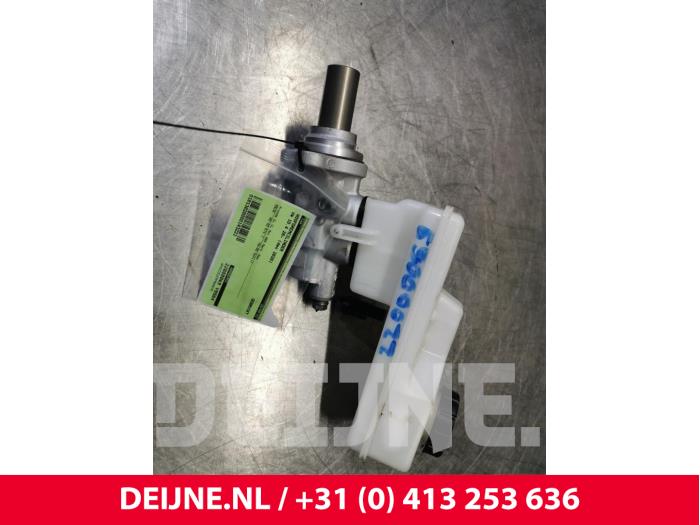 Used Master cylinder Volkswagen ID.4 (E21) Performance 77 kWh Price € 72,60 Inclusive VAT offered by van Deijne Onderdelen Uden B.V.