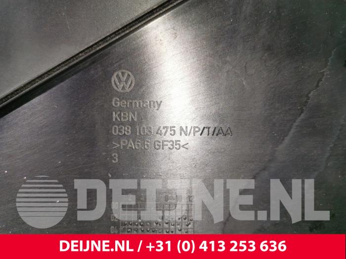 Ventildeckel van een Volkswagen Transporter/Caravelle T5 1.9 TDi 2004