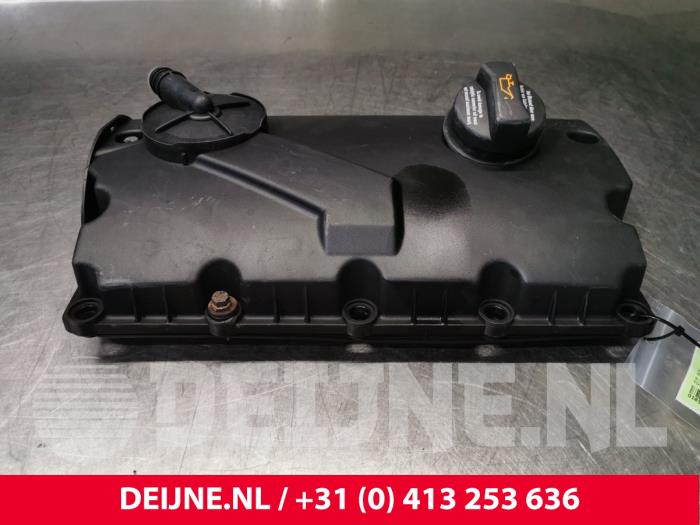 Ventildeckel van een Volkswagen Transporter/Caravelle T5 1.9 TDi 2004