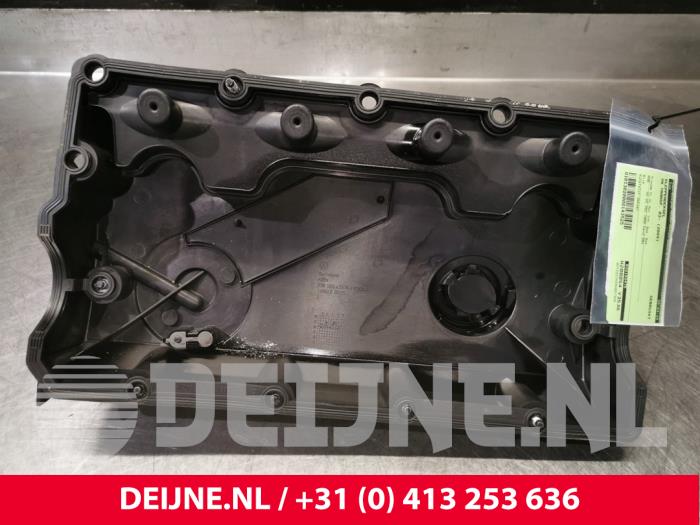 Ventildeckel van een Volkswagen Transporter/Caravelle T5 1.9 TDi 2004
