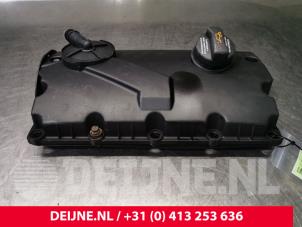 Ventildeckel van een Volkswagen Transporter/Caravelle T5 1.9 TDi 2004