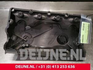 Ventildeckel van een Volkswagen Transporter/Caravelle T5 1.9 TDi 2004