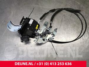 Used Sliding door lock mechanism, right Opel Vivaro 1.6 CDTI 95 Euro 6 Price € 90,75 Inclusive VAT offered by van Deijne Onderdelen Uden B.V.