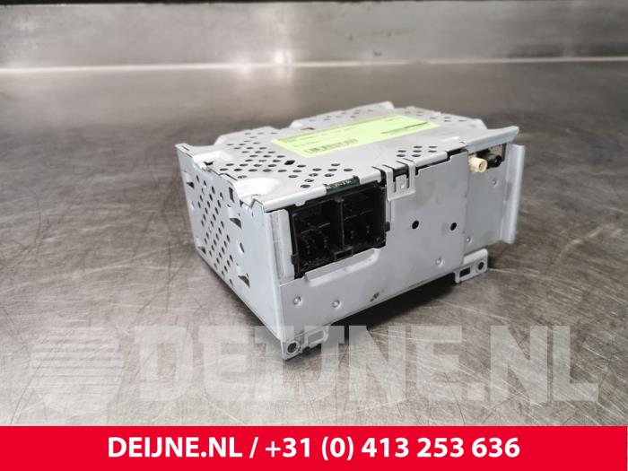 Używane Radio Ford Transit 2.0 TDCi 16V Eco Blue 130 Cena € 302,50 Z VAT oferowane przez van Deijne Onderdelen Uden B.V.