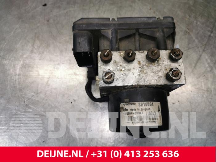 Begagnade ABS-pump Volvo V70 (SW) 2.4 20V 140 Bifuel Pris € 120,00 Marginaltabell erbjuds av van Deijne Onderdelen Uden B.V.