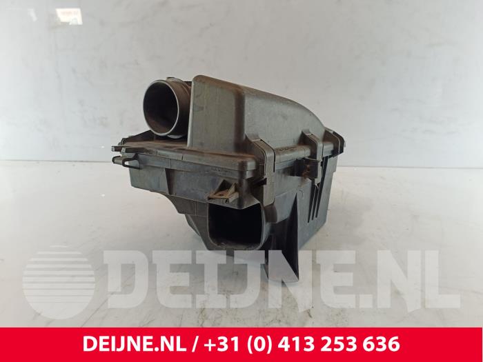 Begagnade Luftfilterhus Volvo V70 (SW) 2.4 20V 140 Bifuel Pris € 40,00 Marginaltabell erbjuds av van Deijne Onderdelen Uden B.V.