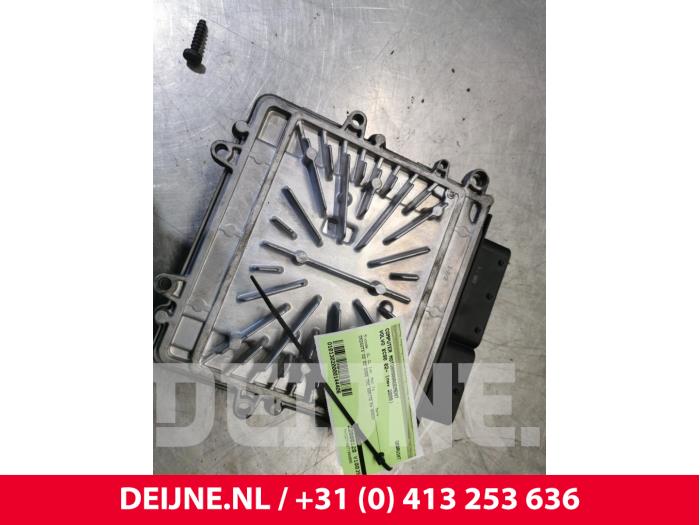 Used Engine management computer Volvo XC90 I 2.4 D5 20V Price € 125,00 Margin scheme offered by van Deijne Onderdelen Uden B.V.