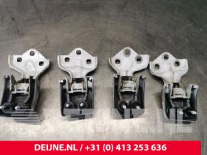 Used Set of hinges Peugeot Expert (VA/VB/VE/VF/VY) 2.0 Blue HDi 120 16V Price € 242,00 Inclusive VAT offered by van Deijne Onderdelen Uden B.V.