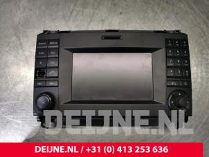Used Radio Mercedes Vito Tourer (447.7) 2.2 116 CDI 16V Price € 211,75 Inclusive VAT offered by van Deijne Onderdelen Uden B.V.