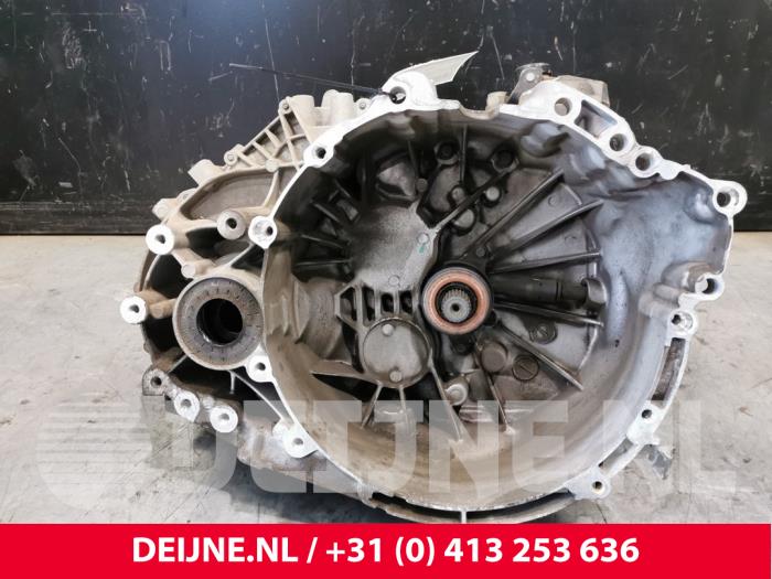 Used Gearbox Volvo V60 Cross Country I (FZ) 2.0 D2 16V Price € 350,00 Margin scheme offered by van Deijne Onderdelen Uden B.V.