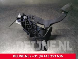Used Clutch pedal Peugeot Expert (VA/VB/VE/VF/VY) 2.0 Blue HDi 120 16V Price € 48,40 Inclusive VAT offered by van Deijne Onderdelen Uden B.V.