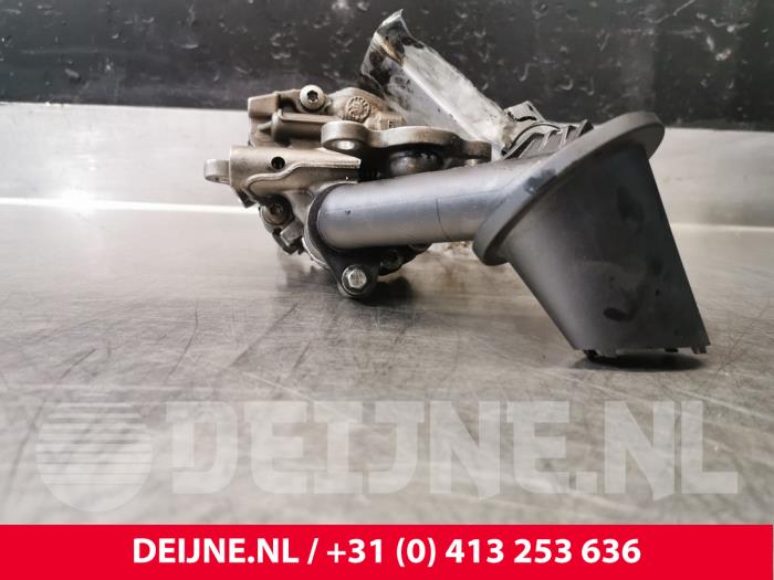 Gebrauchte Ölpumpe Ford Transit Custom Preis € 60,50 Mit Mehrwertsteuer angeboten von van Deijne Onderdelen Uden B.V.