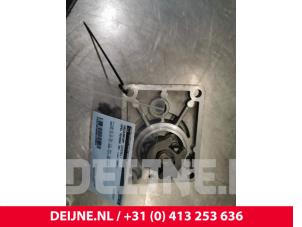Używane Pompa prózniowa (Diesel) Opel Movano Combi 2.8 DTI Cena € 60,50 Z VAT oferowane przez van Deijne Onderdelen Uden B.V.
