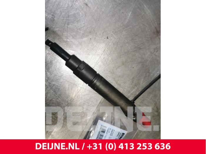 Usagé Injecteurs Opel Movano Combi 2.8 DTI Prix € 121,00 Prix TTC proposé par van Deijne Onderdelen Uden B.V.