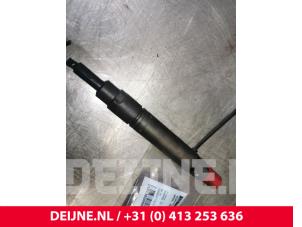 Używane Wtryskiwacz (Diesel) Opel Movano Combi 2.8 DTI Cena na żądanie oferowane przez van Deijne Onderdelen Uden B.V.