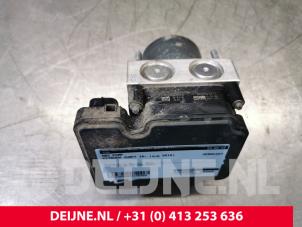 Usados Bomba ABS Citroen Jumpy 2.0 Blue HDI 120 Precio € 181,50 IVA incluido ofrecido por van Deijne Onderdelen Uden B.V.