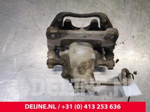Used Rear brake calliper, left Citroen Jumpy 2.0 Blue HDI 120 Price on request offered by van Deijne Onderdelen Uden B.V.