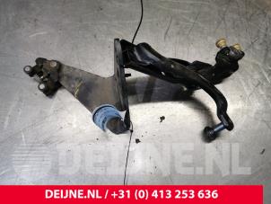 Used Sliding door roller, right Opel Vivaro 1.6 CDTI 95 Euro 6 Price € 72,60 Inclusive VAT offered by van Deijne Onderdelen Uden B.V.