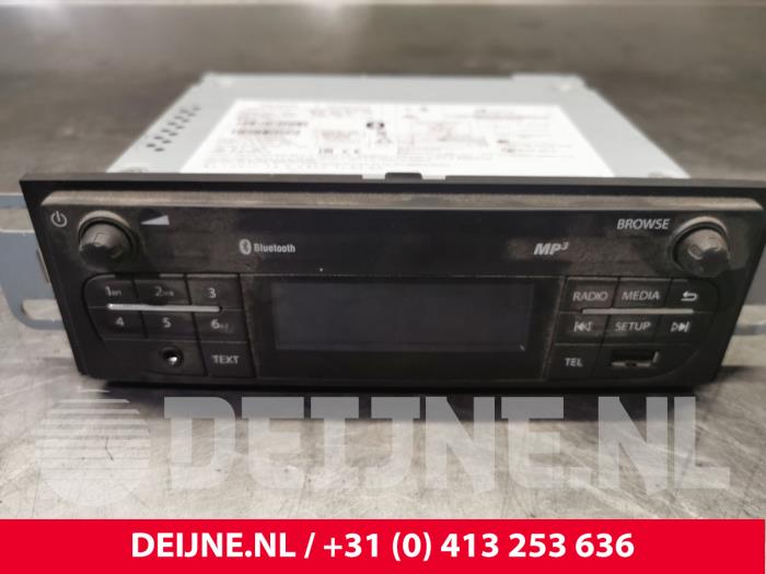 Radio from a Vauxhall Vivaro B 1.6 CDTI Biturbo 125 2017