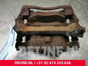 Used Front brake calliper, left Opel Vivaro 1.9 DI Price € 48,40 Inclusive VAT offered by van Deijne Onderdelen Uden B.V.