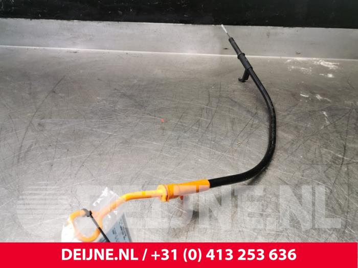 Gebrauchte Ölmessstab Volkswagen Crafter 2.5 TDI 30/32/35 Preis € 12,10 Mit Mehrwertsteuer angeboten von van Deijne Onderdelen Uden B.V.