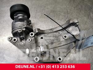 Used Alternator lower bracket Peugeot Expert (G9) 2.0 HDi 140 16V Price on request offered by van Deijne Onderdelen Uden B.V.
