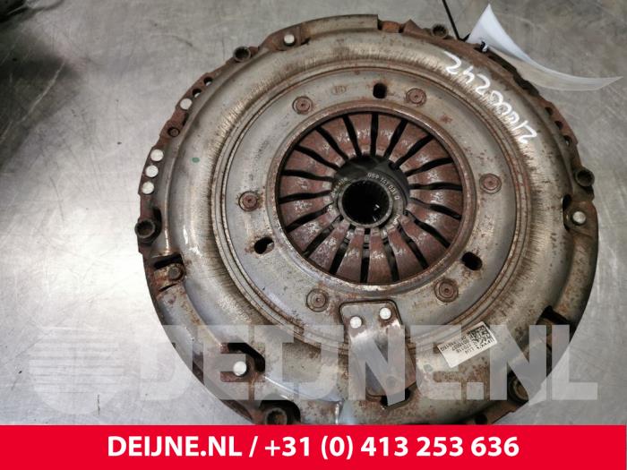 Usagé Kit embrayage (complet) Volkswagen Amarok 3.0 TDI V6 24V 4Motion Prix € 211,75 Prix TTC proposé par van Deijne Onderdelen Uden B.V.