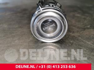 Używane Przelacznik Start/Stop Mercedes E (R238) E-200 2.0 Turbo 16V Cena € 13,00 Procedura marży oferowane przez van Deijne Onderdelen Uden B.V.