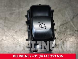 Used Switch (miscellaneous) Mercedes E (R238) E-200 2.0 Turbo 16V Price € 19,00 Margin scheme offered by van Deijne Onderdelen Uden B.V.