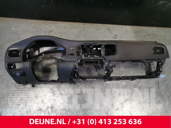 Używane Panel Volvo V60 I (FW/GW) 2.4 D6 20V Plug-in Hybrid AWD Cena € 650,00 Procedura marży oferowane przez van Deijne Onderdelen Uden B.V.