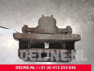 Used Rear brake calliper, right Hyundai H-300 2.5 CRDi Price on request offered by van Deijne Onderdelen Uden B.V.