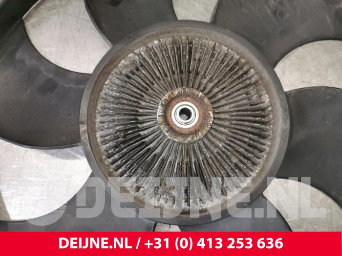 Viscous cooling fan from a Mercedes-Benz Sprinter 3,5t (906.73) 311 CDI 16V 2007