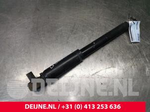 Gebrauchte Stoßdämpfer links hinten Mercedes Vito Tourer (447.7) 2.2 116 CDI 16V Preis auf Anfrage angeboten von van Deijne Onderdelen Uden B.V.