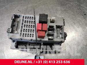 Usagé Boîte à fusibles Citroen Jumper (U9) 2.2 HDi 100 Euro 4 Prix € 242,00 Prix TTC proposé par van Deijne Onderdelen Uden B.V.