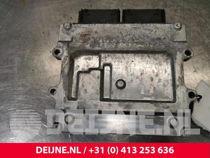 Used Engine management computer Volvo XC60 II (UZ) 2.0 D4 16V AWD Price € 250,00 Margin scheme offered by van Deijne Onderdelen Uden B.V.