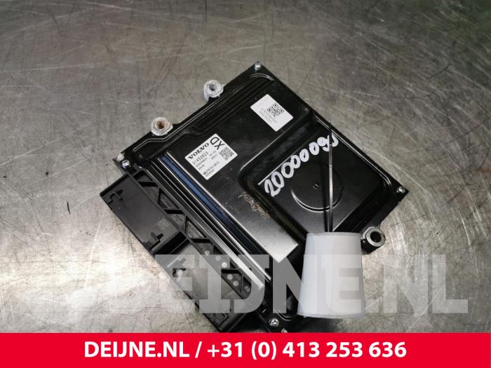 Used Engine management computer Volvo V40 (MV) 2.0 D2 16V Price € 100,00 Margin scheme offered by van Deijne Onderdelen Uden B.V.