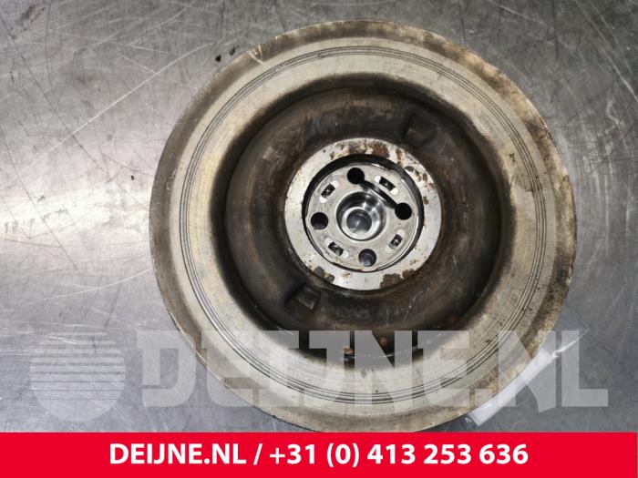 Crankshaft pulley from a Volvo XC90 II 2.0 D5 16V AWD 2019