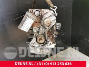 Używane Dolny blok silnika Renault Megane Cena € 400,00 Procedura marży oferowane przez van Deijne Onderdelen Uden B.V.