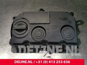 Używane Pokrywa zaworów Volkswagen Caddy Combi III (2KB,2KJ) 1.9 TDI Cena na żądanie oferowane przez van Deijne Onderdelen Uden B.V.