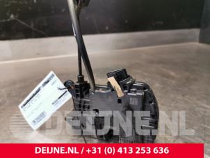 Used Door lock mechanism 2-door, right Opel Vivaro 1.6 CDTI 115 Price € 54,45 Inclusive VAT offered by van Deijne Onderdelen Uden B.V.