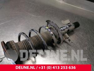 Used Front shock absorber rod, right Volvo V60 I (FW/GW) 2.0 D2 16V Price on request offered by van Deijne Onderdelen Uden B.V.