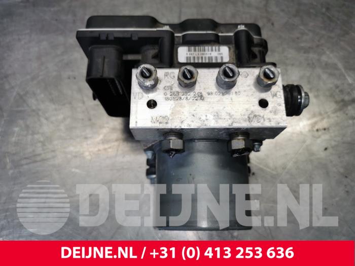 Usagé Bloc ABS Citroen Berlingo Electric Prix € 695,75 Prix TTC proposé par van Deijne Onderdelen Uden B.V.