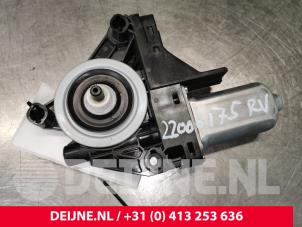 Used Door window motor Volvo V40 (MV) 2.0 D2 16V Price € 20,00 Margin scheme offered by van Deijne Onderdelen Uden B.V.