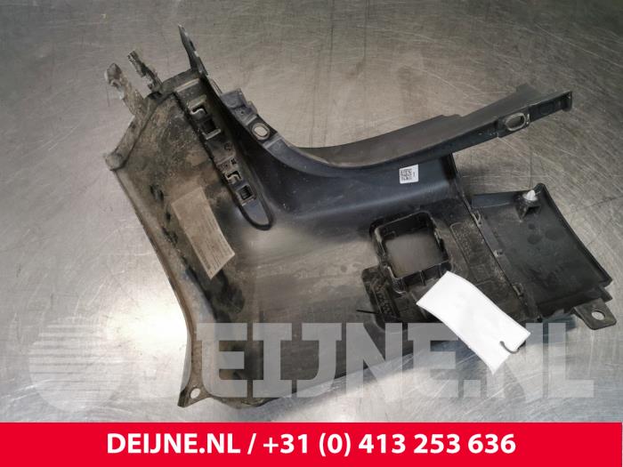 Naroznik zderzaka lewy tyl z Mercedes-Benz eSprinter 3,5t (907.6/910.6) eSprinter 2020