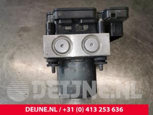 Używane Pompa ABS Mercedes Sprinter 3,5t (906.63) 316 CDI 16V Cena € 211,75 Z VAT oferowane przez van Deijne Onderdelen Uden B.V.