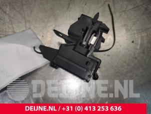 Used Electronic ignition key Volvo XC60 I (DZ) 3.0 T6 24V AWD Price € 25,00 Margin scheme offered by van Deijne Onderdelen Uden B.V.