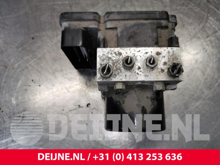 Usagé Bloc ABS Volvo V40 (MV) 2.0 D2 16V Prix € 40,00 Règlement à la marge proposé par van Deijne Onderdelen Uden B.V.