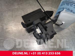 Used Electronic ignition key Volvo V40 (MV) 2.0 D2 16V Price € 25,00 Margin scheme offered by van Deijne Onderdelen Uden B.V.