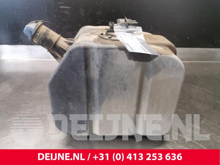 Adblue Tank from a Renault Maxity 3.0 DCI 150.35 2018
