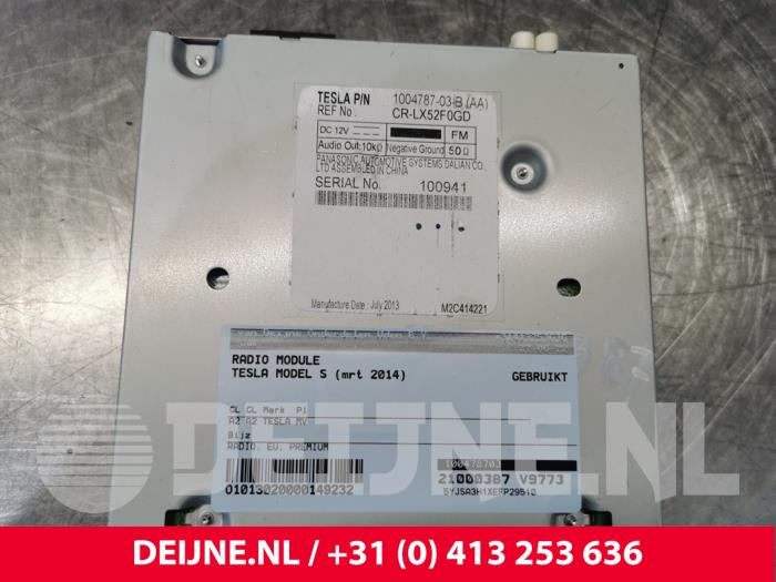 Używane Modul radiowy Tesla Model S 85 Cena € 272,25 Z VAT oferowane przez van Deijne Onderdelen Uden B.V.
